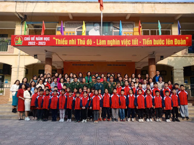 Sinh hoạt ngoại khóa với chủ đề “Nói chuyện truyền thống nhân kỷ niệm 78 năm ngày thành lập Quân đội nhân dân Việt Nam"