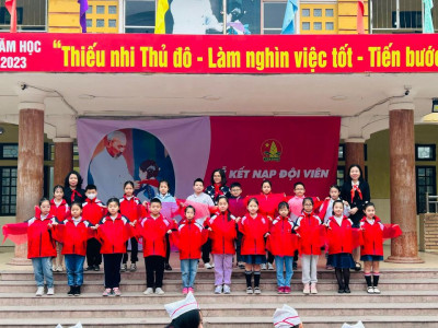 Lễ kết nạp Đội viên cho các em Nhi đồng khối lớp 3